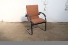 Ahrend | Vergaderstoel | Tweedehands | Zwart sledeframe | Teracotta gestoffeerd | Met armleggers | VS361