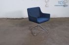 Design | Fauteuil | Tweedehands | Blauw gestoffeerd | Gepolijst aluminium draaipoot | OS277
