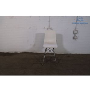 Tweedehands XOOON hoge stoel met crème bekleding en RVS frame