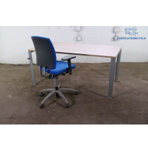 Ahrend | Bureau | Tweedehands | Robson eiken blad | Zilvergrijs frame | Slinger verstelbaar| BT488