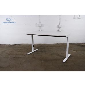 Bureau | Jong gebruikt | Wit T-poot frame | Wit blad