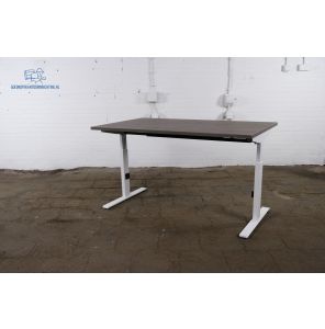 Bureau | Jong gebruikt | Wit T-poot frame | Logan eiken blad