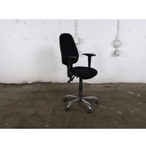 Bureaustoel | Gebruikt | Zwart gestoffeerd | Chromen onderstel | BS324
