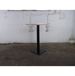 De Valk | Bijzettafeltje | Tweedehands | Okergeel Multiplex blad | Zwart frame | OT286