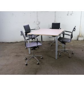 Vergadertafel | Tweedehands | Eiken blad | Zilvergrijs frame | VT266