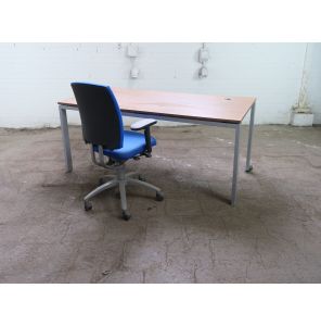 Voortman | Bureau | Tweedehands | Licht noten blad | Aliminium frame | 180 cm/ 80 cm | BT439