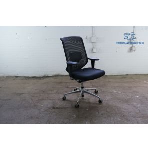 Vitra | Bureaustoel | Gebruikt | Zwart gestoffeerd/ mesh rug | Gepolijst onderstel | Verstelbaar lumbaalsteun | BS331