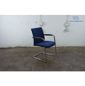 Comforto | Vergaderstoel | Tweedehands | Chromen frame | Blauw gestoffeerd | VS351