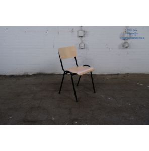De Valk | Kantinestoelen | Jong gebruikt | Berken hout | Stappelbaar | KS141