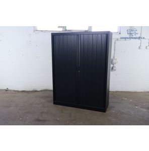 Roldeurkast | Jong gebruikt | Zwart | 3 legborden | MK281