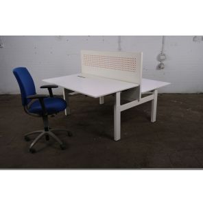 Duo werkplek | VEPA | Wit blad | Wit frame | Met akoestische wand | BT457