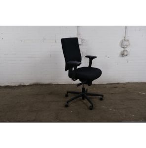 Dauphin | Bureaustoel | Zwart gestofferd | Zwart frame | Schuifzitting | BS359