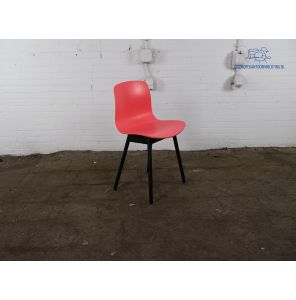 Kantinestoel | Tweedehands | Koraalroze | Zwart frame | KS242
