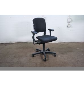 Ahrend 230 | Bureaustoel | Zwart gestofferd | Zwart frame | BS364