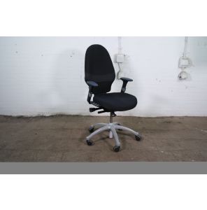 RH Extend 220 | Bureaustoel | Tweedehands | Zwart gestofferd | Zilvergrijs frame | BS369