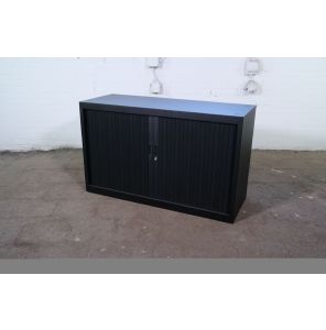  Roldeurkast | Jong gebruikt | Zwart | 1 legplank | LK251