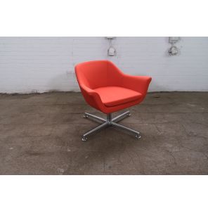 Draaifauteuil | Tweedehands | Rood gestoffeerd | Chromen frame | OS272