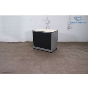 Ahrend | Roldeurkast | Tweedehands | Zilvergrijs/ antraciet | Ahorn topblad | 1 legbord | LK253