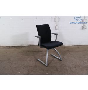 HAG | Tweedehands | Vergaderstoel | Zwart gestoffeerd | Zilvergrijs frame | VS372