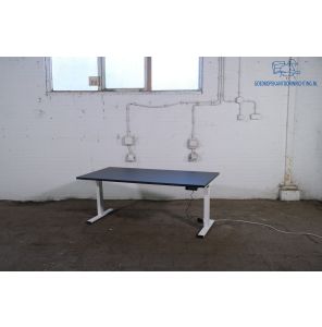 Nieuw | Rest partij | Zit-sta bureau | Elektrisch verstelbaar | Shadow dark blad | Wit frame | BT472-WSd