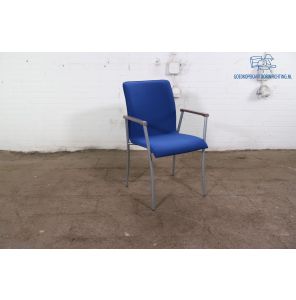 Exsta | Tweedehands | Vergaderstoel | Blauw gestoffeerd | Cromen frame | VS379