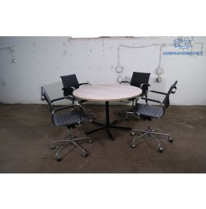 Vergadertafel | Tweedehands | Robson eiken blad | Zwart frame | VT322