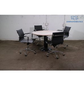 Vergadertafel | Tweedehands | Robson eiken blad | Zwarte trompetvoet | VT327