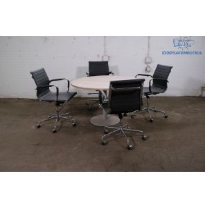 Vergadertafel | Tweedehands | Robson eiken blad | Grijze plateautvoet/ klein | VT328