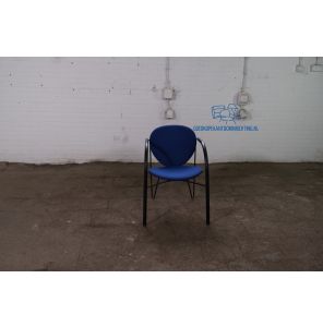 Casala | Tweedehands | Vergaderstoel | Blauw gestoffeerd | Zwart frame | VS382