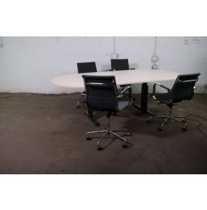 Drentea Emmen | Vergadertafel | Tweedehands | Ahorn blad | Zwart frame | VT334