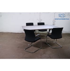 Vergadertafel | Tweedehands | Noten houten blad | Chromen design frame | VT337