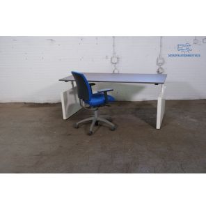 Tweedehands Bureau 180x80 Verstelbaar Tabac Eiken Blad Wit Frame