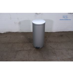 Tweedehands Brabantia prullenbak grijs 66x30 cm nette staat
