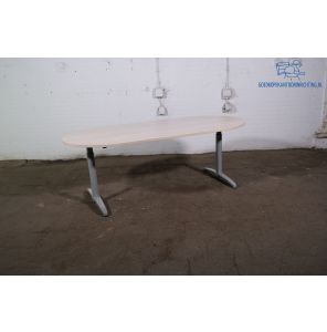 Gispen | Vergadertafel | Tweedehands | Lichteiken blad/ ovaal | Zilvergijs frame | VT316