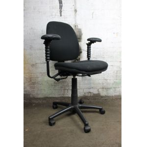 Grahl | Bureaustoel | Gebruikt | Zwart gestoffeerd | Armleuningen | Verstelbaar | BS205