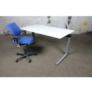 Ahrend | Essa | Bureau | Tweedehands | Nieuw topblad naar keuze | Grijs frame | Verstelbaar | BT12