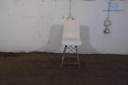 Tweedehands XOOON hoge stoel met crème bekleding en RVS frame