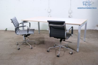 Ladenkastje Buro En Elektrische Verstelbaar Bureau
