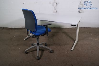 Ahrend500 | Bureau | Tweedehands | Wit blad | Creme frame | BT481