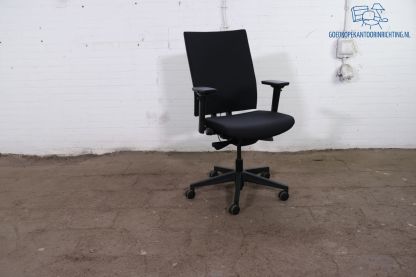 Bureaustoel | Jong gebruikt | NPR1813 | Zwart gestoffeerd | Zwart voetkruis | BS385