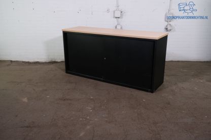 Aspa | Schuifdeurkast | Tweedehands | Zwart | Beuken topblad | 1 legbord | LK263