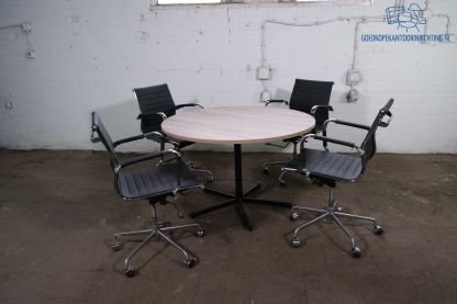 Vergadertafel | Tweedehands | Robson eiken blad | Zwart frame | VT322