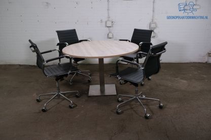 Vergadertafel | Tweedehands | Robson eiken blad | Verchroomde plateauvoet | VT329