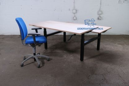 Duo werkplek | Zit/ sta Bureau | Tweedehands | Licht eieken blad | Zwart frame | BT503