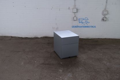 Ladeblok | Tweedehands | Grijs | 2 lades/ met pennenlade en archieflade | LB370