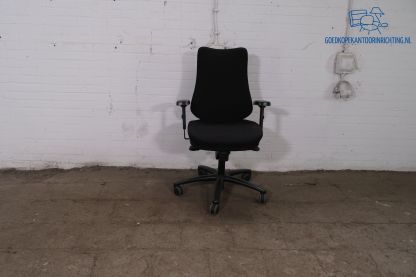 Tweedehands Bureaustoel Zwart Gestoffeerd Neigmechaniek Armleuningen