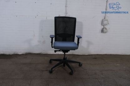 Tweedehands Interstuhl Bureaustoel Zwart Mesh 4D Armleggers Schuifzitting