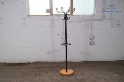 Tweedehands Staande Kapstok Zwart met Beuken Plateau 8 Haakjes 184 cm