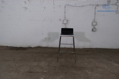 Tweedehands barkruk zwart chroom met voetsteun 74x36x35