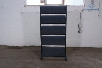 Tweedehands folderhouder display zwart 156x80x38 cm verrijdbaar